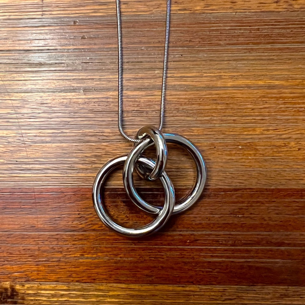 Silver hoop necklace